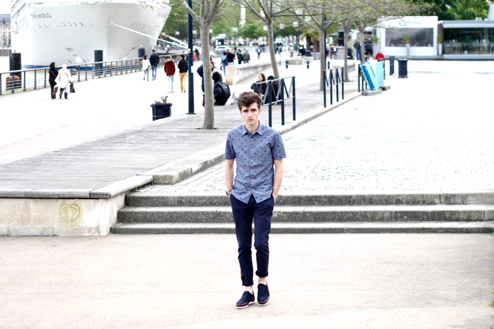 BLOG-MODE-HOMME-style-masculin-vivienne-westwood-piola-sneakers-haut-de-gamme-chino-bleu-bordeaux-moto360-watch-paris-chemisette