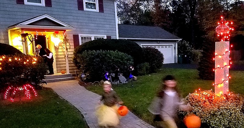 Garage Sale Finds: Halloween by Brach's