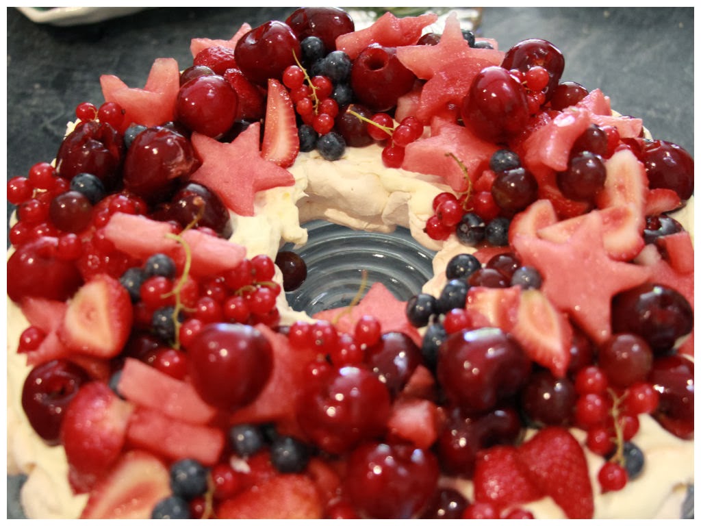 Apricot Tart Spectacular Meringue and Red Fruit Salad Christmas Wreath