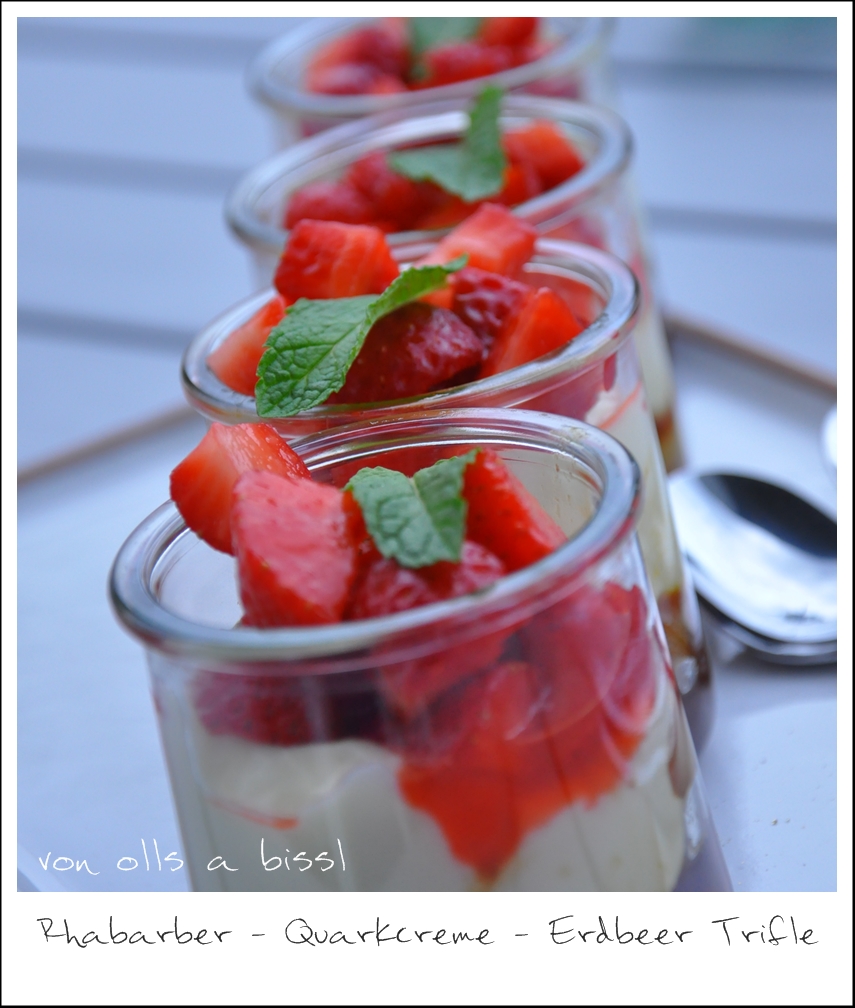 Rhabarber - Quark - Erdbeer Trifle