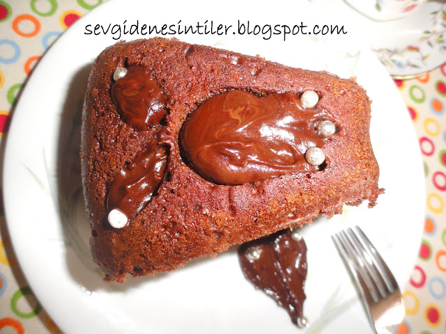 Sevgiden Esintiler Süpriz Krema Dolgulu Kek..