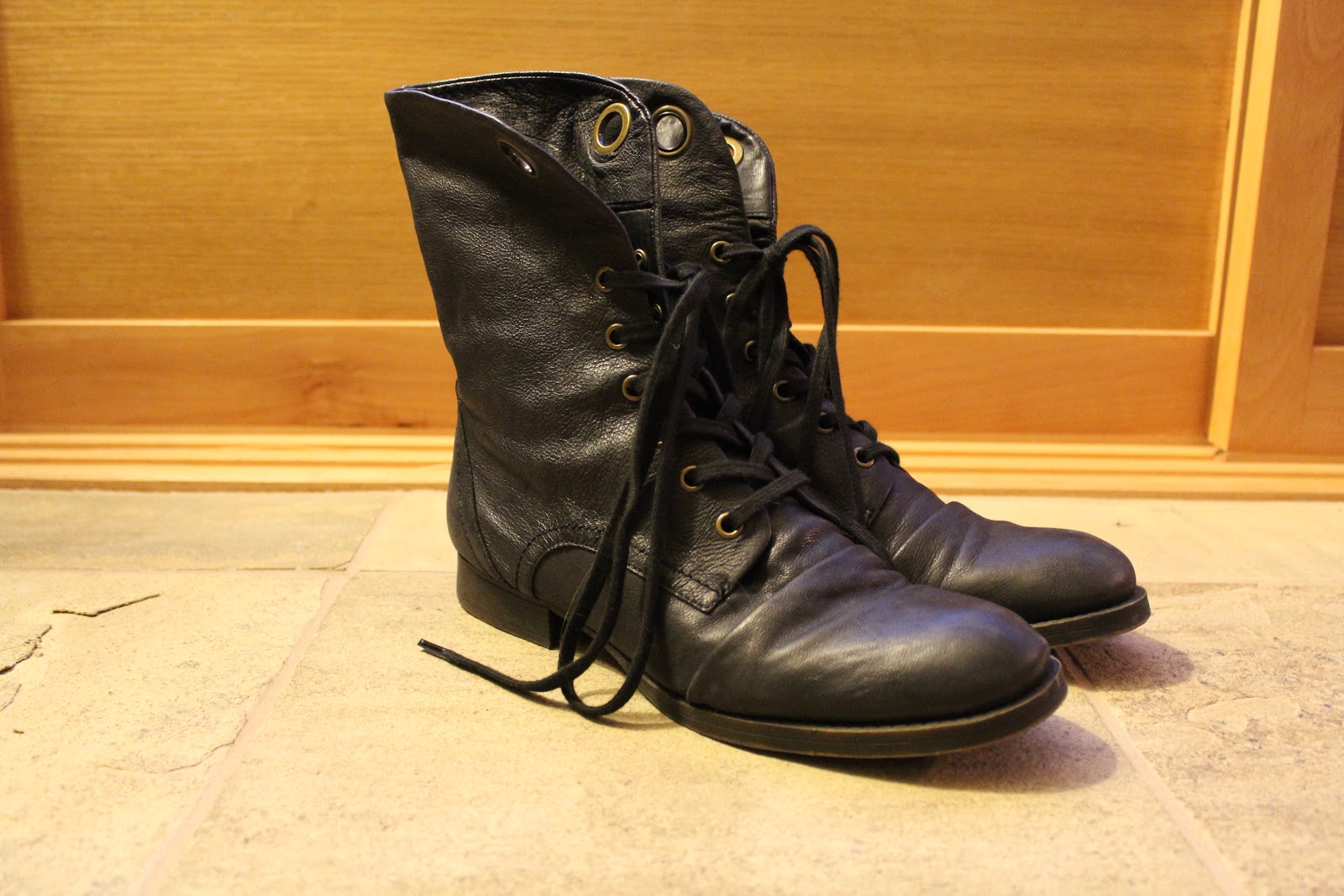 report combat boots
