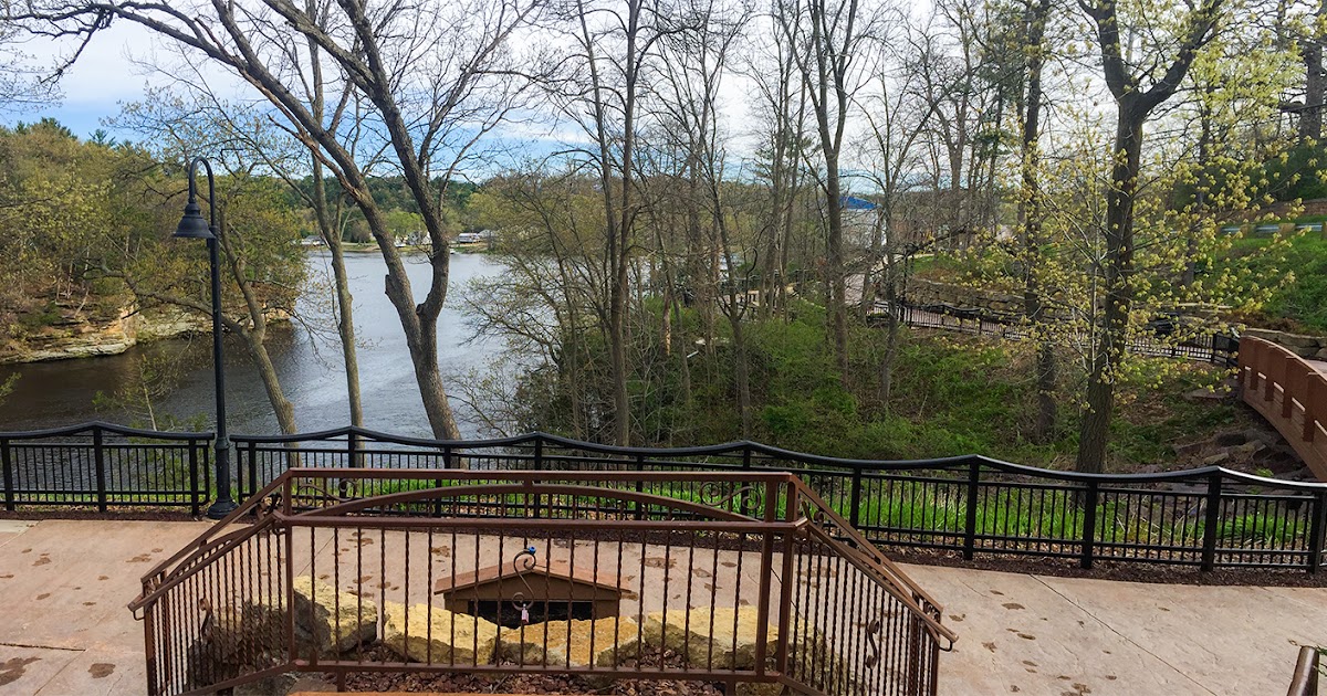 Wisconsin Explorer Walking the Wisconsin Dells Riverwalk