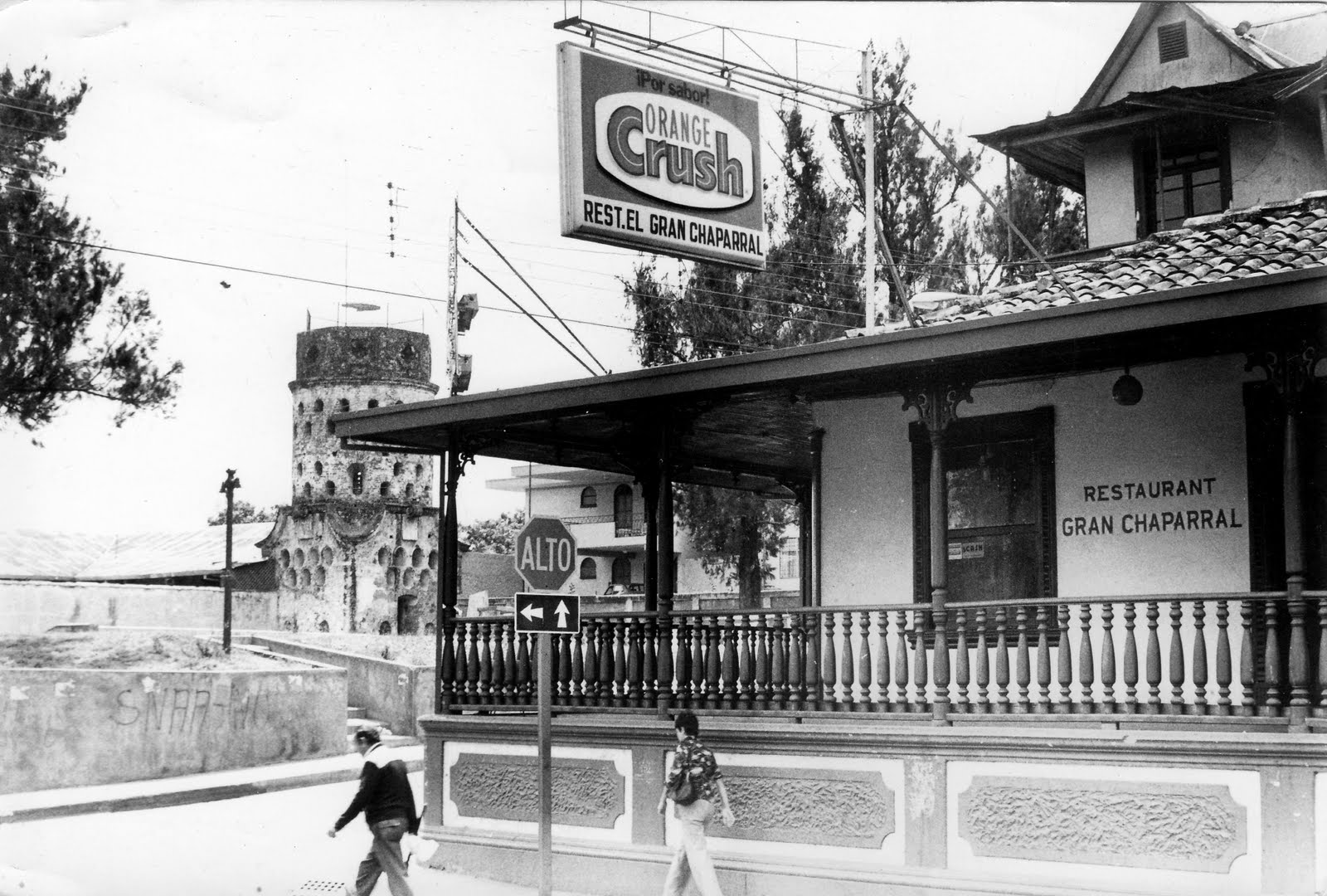 Casa Alfredo González Flores Quiénes somos?