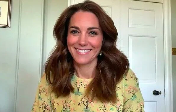 Kate Middleton wore Raey Bracelet sleeve acid tree print silk dress. Yellow floral print dress comes from British brand Raey