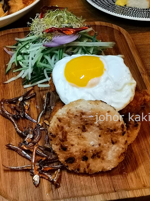 Lunch with Chef Chung Deming - Mod Sin Frontrunner @ The Quarters Icon Village Extension Lunch with Chef Chung Deming - Mod Sin Frontrunner @ The Quarters Icon Village Extension