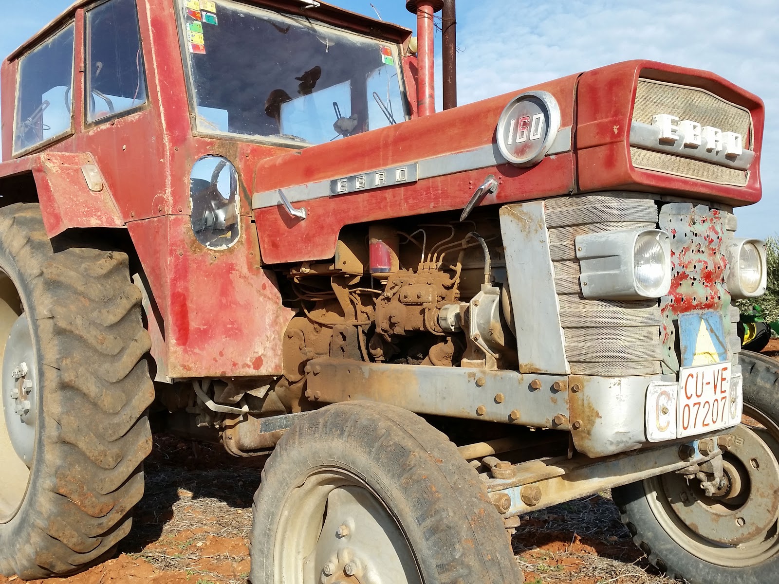 Más que máquinas agrícolas UN HOMENAJE MÁS A LOS TRACTORES EBRO Y A LA