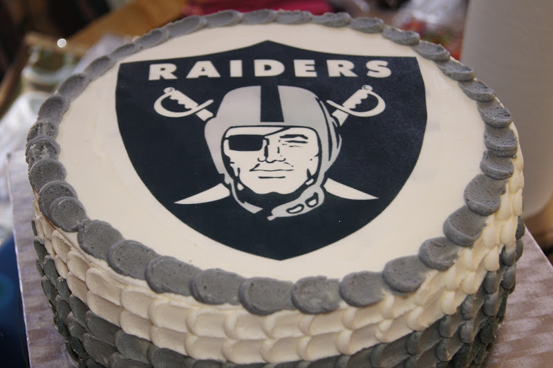 The Novice Goddess' Kitchen: Oakland Raiders Birthday Cake