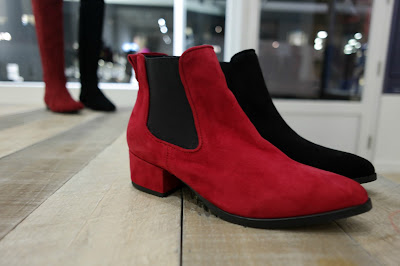 Red boots, suede, perfect fitting boots