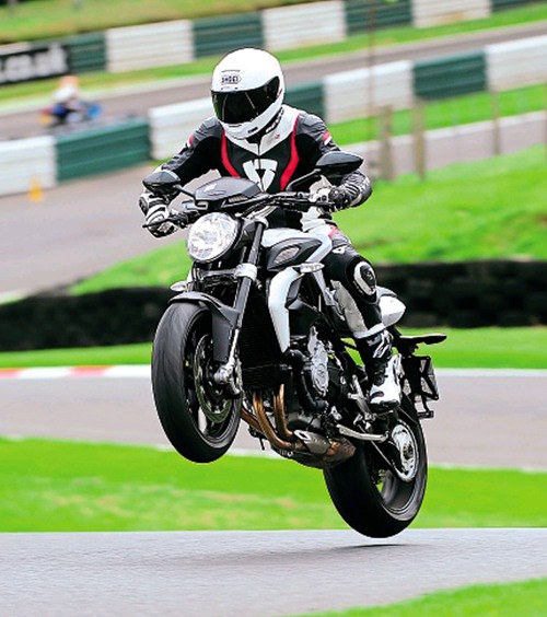 Sports Cycle How to Wheelie a Motorcycle Safely In 3 Simple Tips