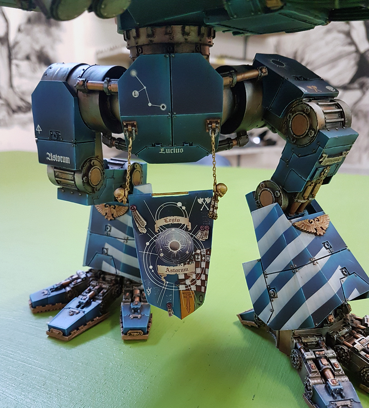 dorn-s-arrow-lucius-pattern-warhound-titan-slightly-more-finished