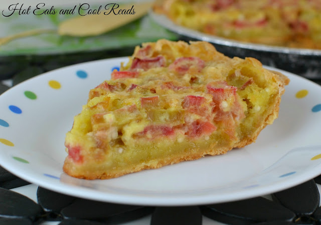 Easy and classic pie recipe to use all that springtime rhubarb! Easy Rhubarb Custard Pie from Hot Eats and Cool Reads