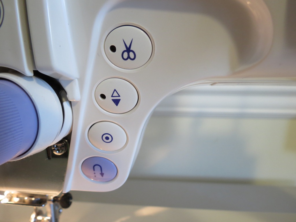 Sweet Bee Buzzings Sewing Machine Present