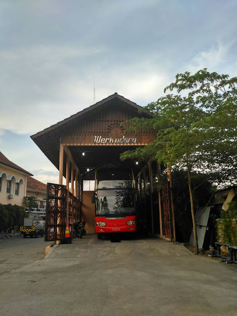 liburan ke solo 1 hari bus werkudara
