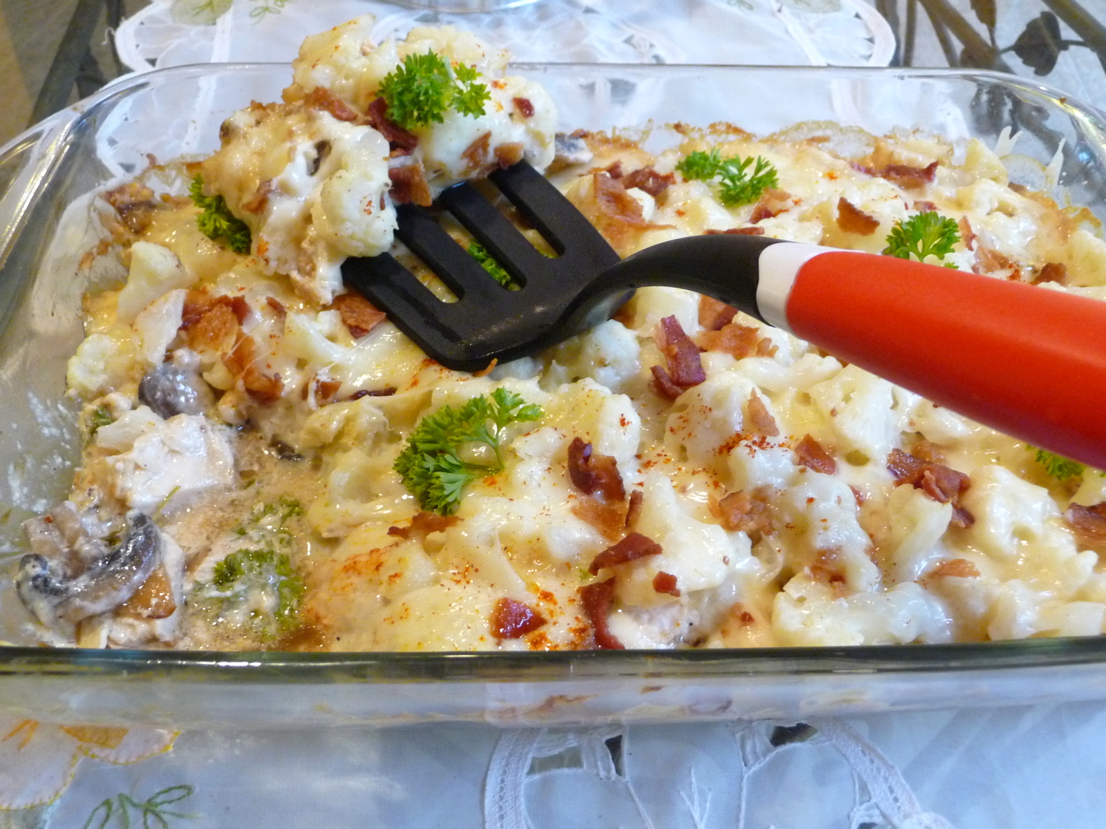 SPLENDID LOWCARBING BY JENNIFER ELOFF CAULI TOT CHICKEN AND BACON