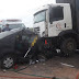 Carro e caminhão-baú batem de frente e motorista morre na BA-093