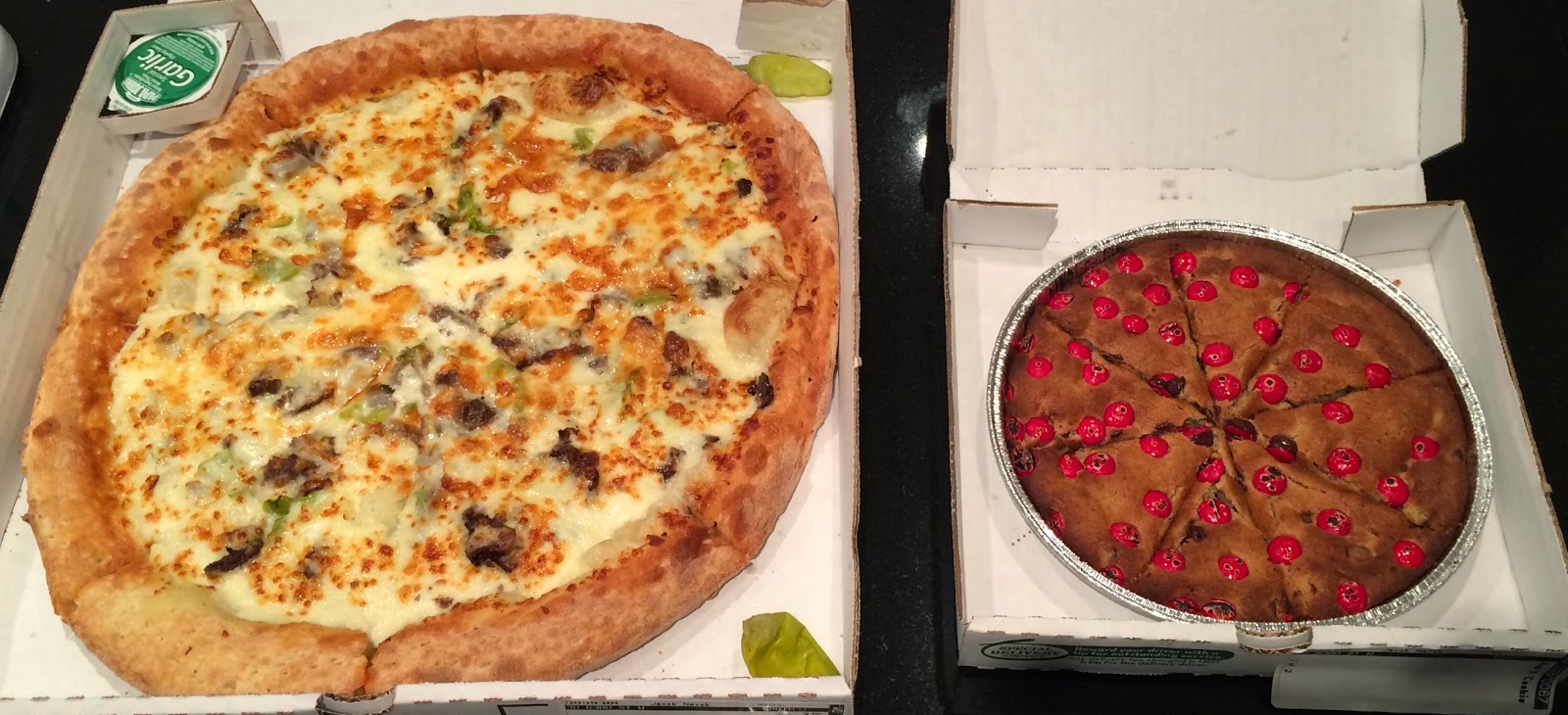 Papa John's Philly Cheesesteak Pizza / パパジョーンズのフィリー チーズステーキピザ ~ I'm ...