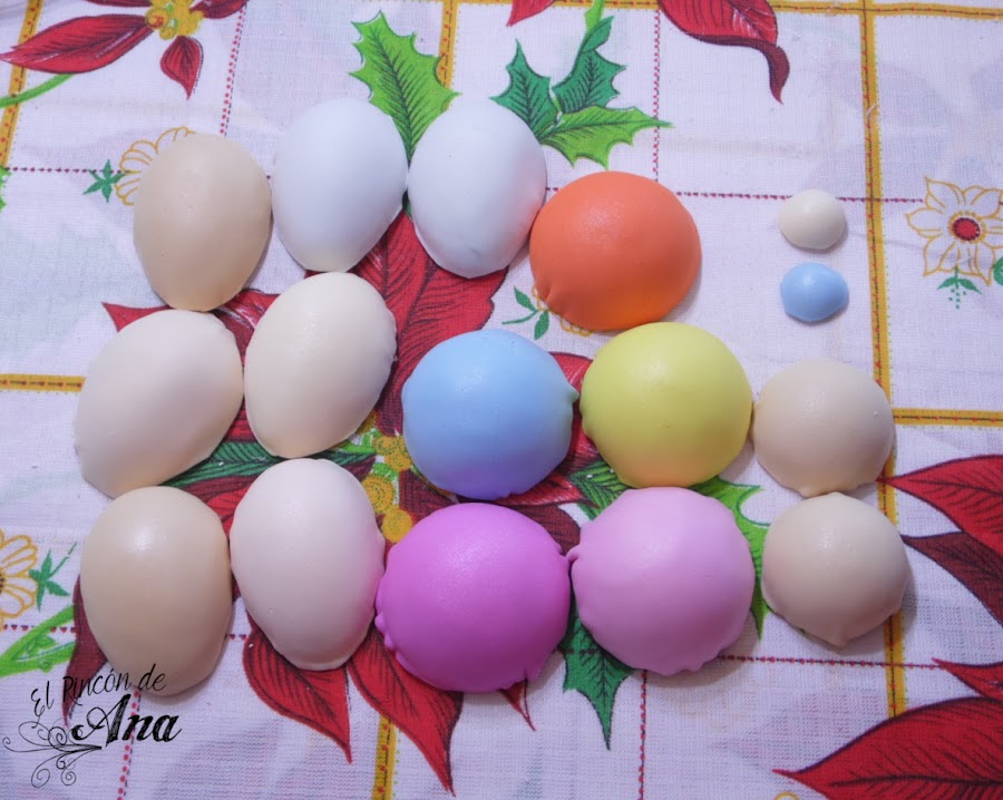 Corona navideña y Hot cakes de chocolate y vainilla