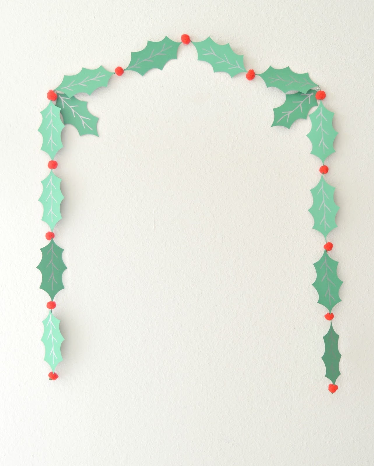 Vikalpah DIY Holly Garland