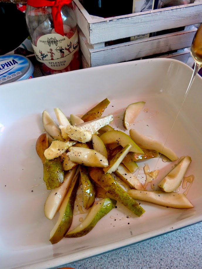 Sentimental in Berlin Blog Pear, Rocket, Blue cheese and Parma ham