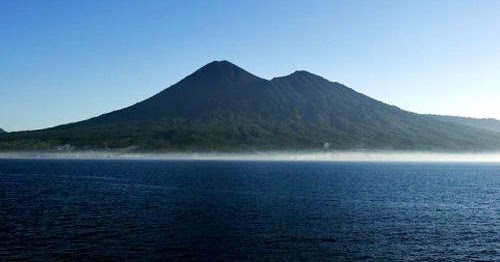 Dua Gunung Kembar Wanita - Homecare24