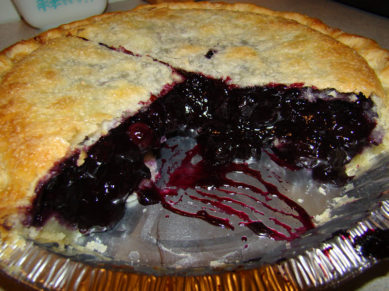 SweetBakedLove: Wild Blueberry Pie