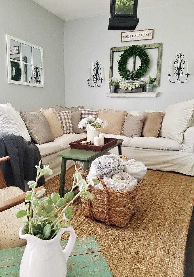 The Quaint Sanctuary { Homegoods Bench Turned Living Room Coffee Table }