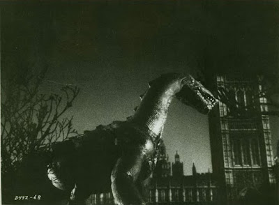The Giant Behemoth 1959 Image 4