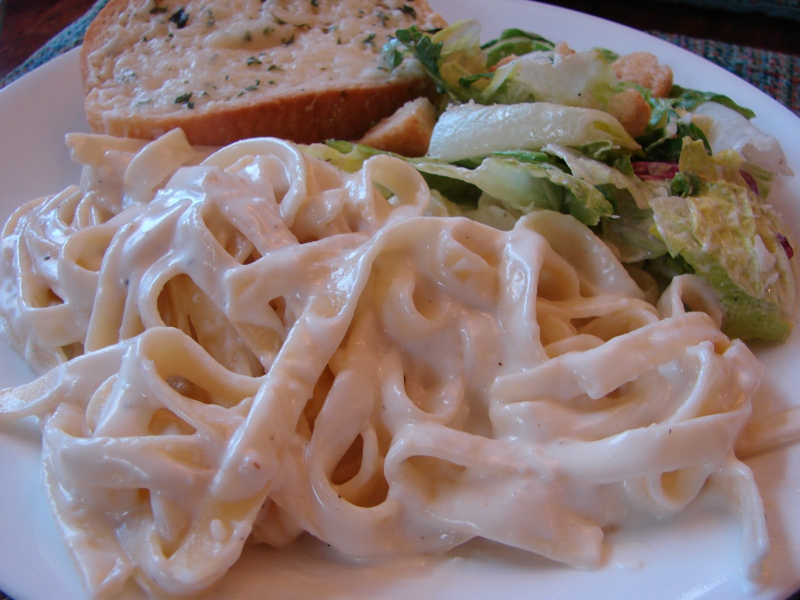 A Bear in the Kitchen Olive Garden Fettuccine Alfredo