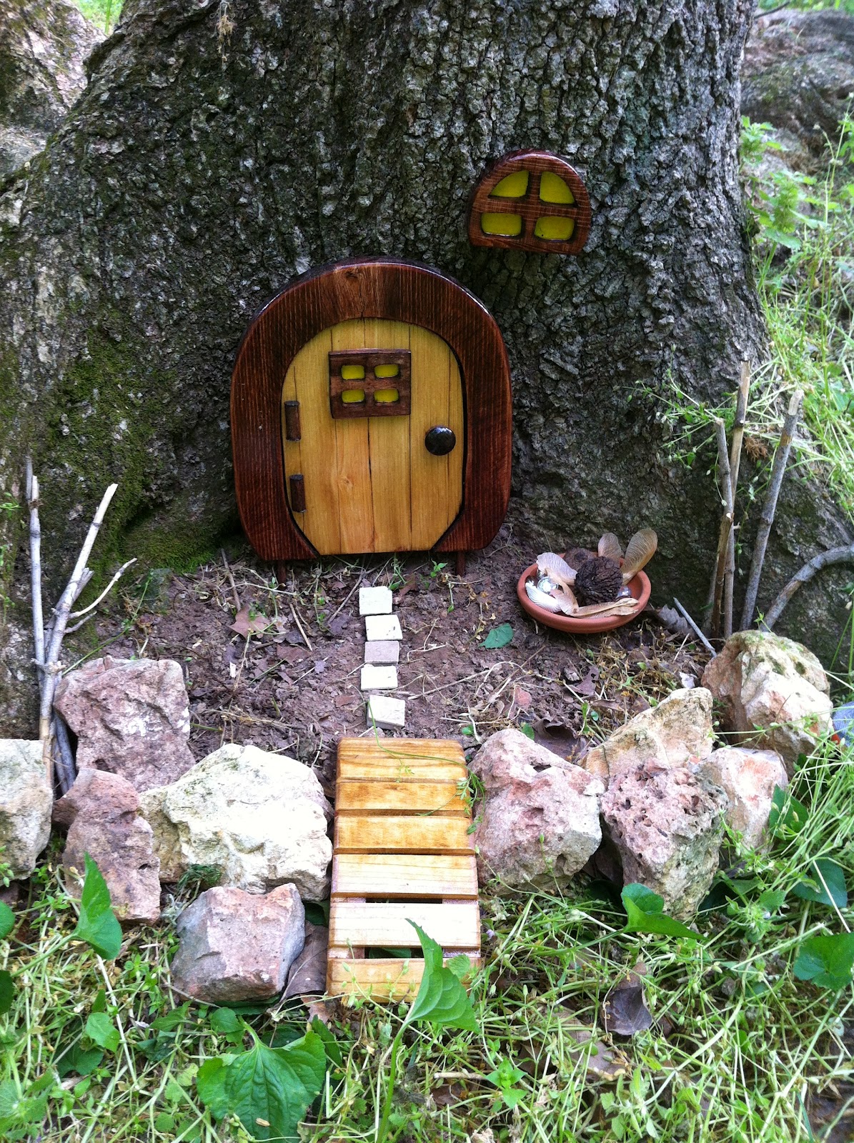 Play Create Explore Hidden Fairy House in The Woods