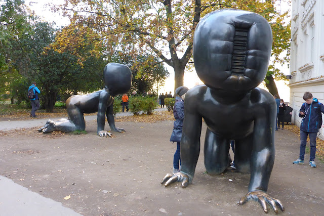 bébés géants de David Cerny Prague