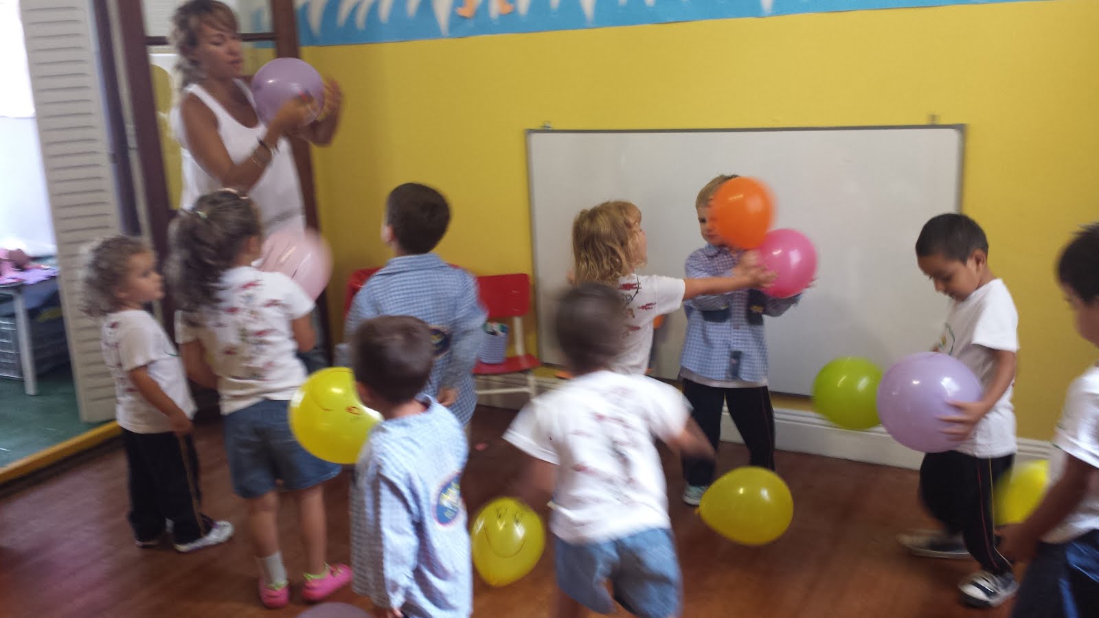 3 TM - JUGANDO CON GLOBOS - 2016