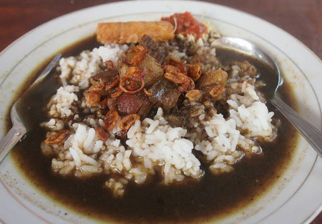 Cara praktis membuat nasi rawon super enak Cara praktis membuat nasi rawon super enak