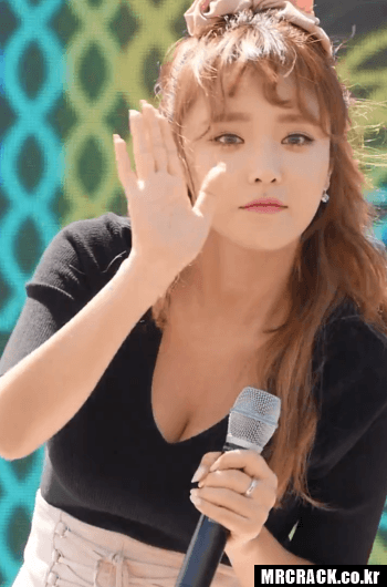 가리는 듯 가리지 않는 홍진영 누나 | 인스티즈