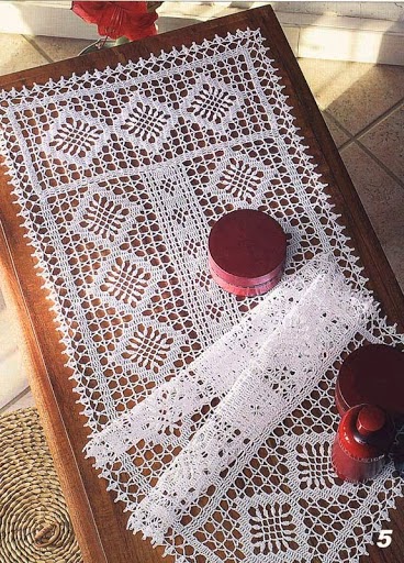 Crochet: Table Runners