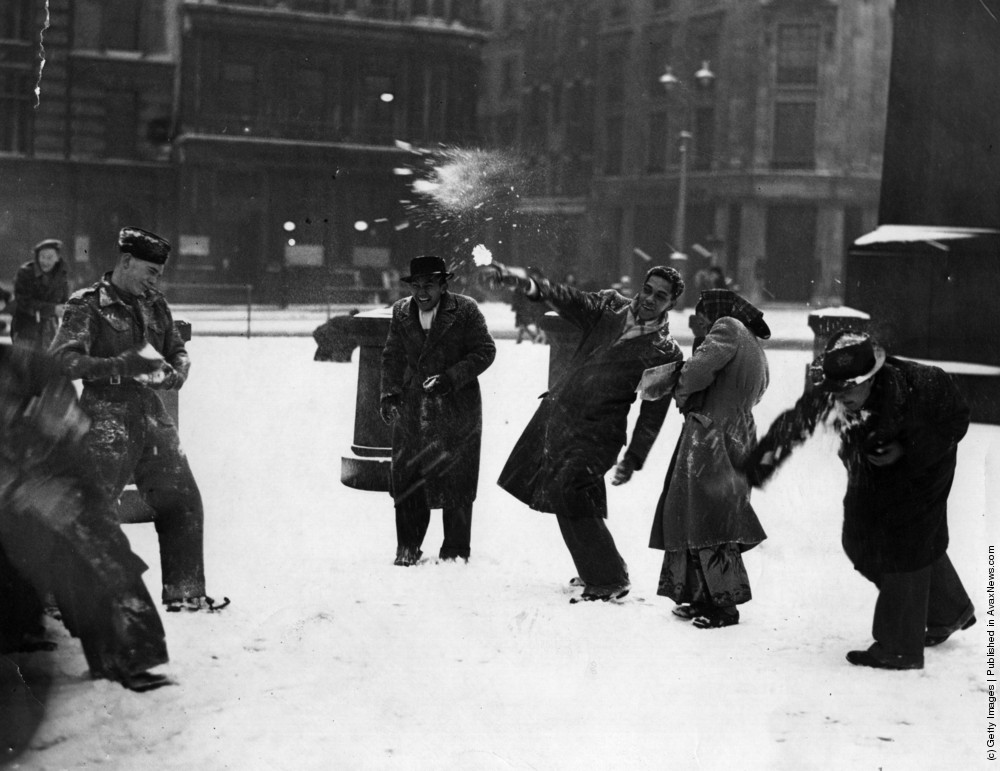 Interesting Black and White Photographs of Snowball Fights in the Past