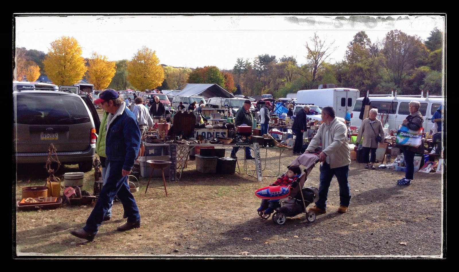Our Cozy Creative Life: a Visit to the Elephant's Trunk Country Flea Market