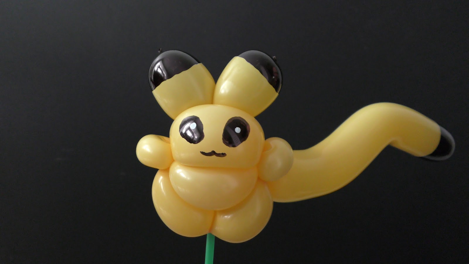CLASSICAL: Balloon Pokemon Pikachu