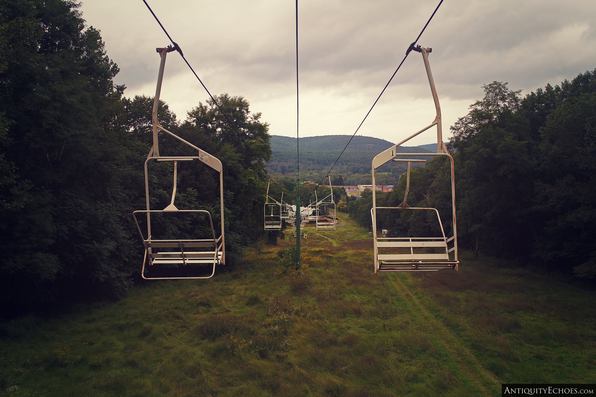 Nevele Grande - Ski Lifts Frozen in Place