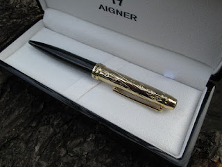 Pulpen Mewah Aigner AIG001B Metal Pen Black Wood Box Golden Carving