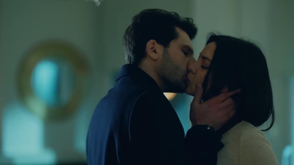 Wieczna miłość odcinek 195: Zeynep przyznaje się do zabójstwa! Emir pomaga jej w ucieczce! [Streszczenie + Zdjęcia]