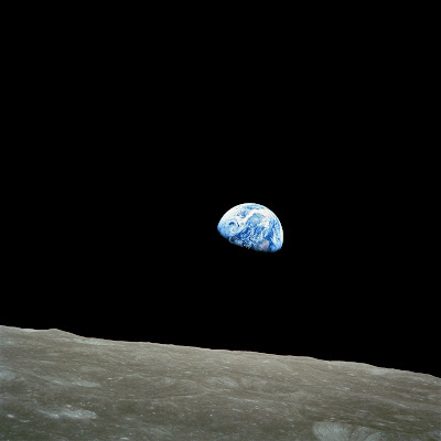 月から見た地球