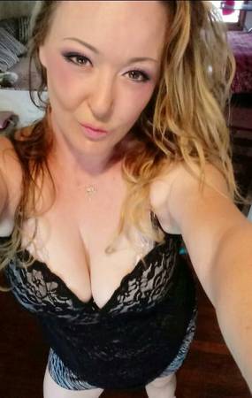 My user name is emmyqueen26 : www.MilfAddicts.com.