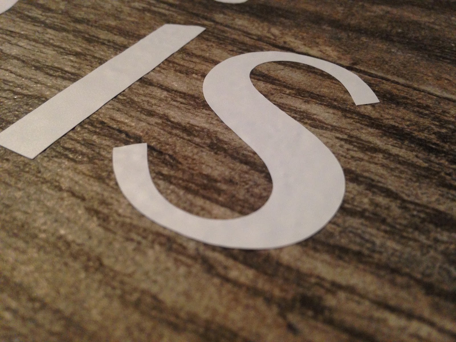 How to Fake Vinyl and Wood Signs with Wood Look Tiles (And How to Hang Tiles!) Silhouette School