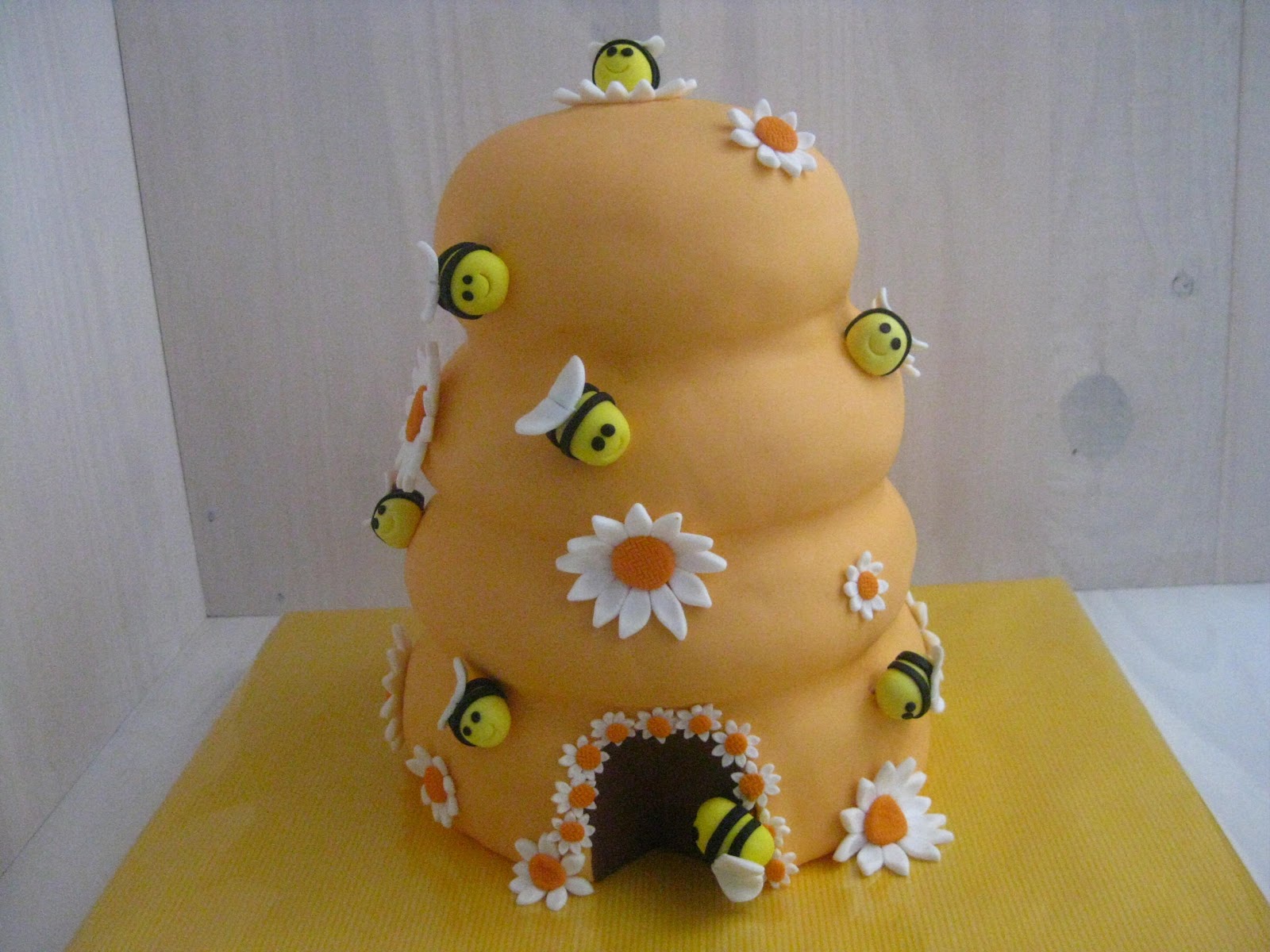 LADY PASTELES: LA CASITA DE ABEJAS