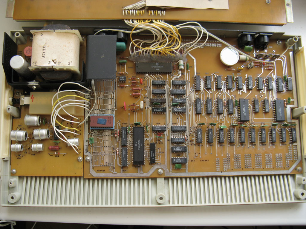 Музей обчислювальної техніки, старі комп'ютери і програми: ПК "Піонер"