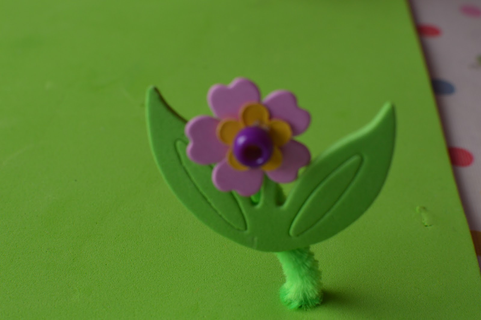 , Craft:  Make a Mini Beast, Flower and Bug, Garden Play Scene