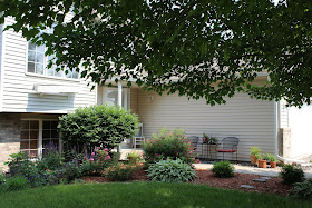 Happy At Home: Front Yard Tour