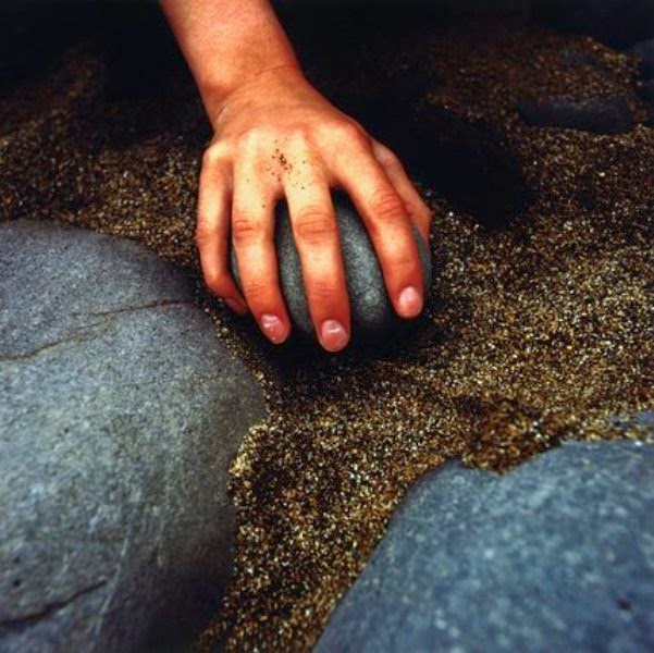 Poema CONTINUACION DEL SUEÑO DE HOHN DONNE, de Víctor Toledo. Libro de ReferenciaMarga Clark, "Auras", Ed. El toro de barro, Carlos Morales del Coso Ed., Tarancón de Cuenca 2001