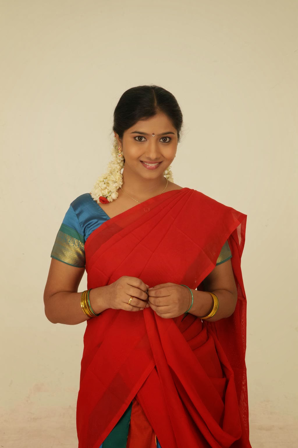 Sogusu Perunthu Tamil Movie Stills